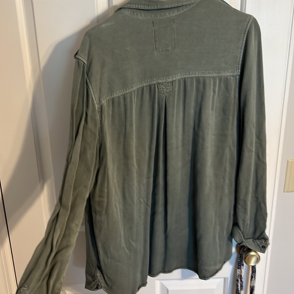 American Eagle khaki green boyfriend shirt - Picture 2 of 3
